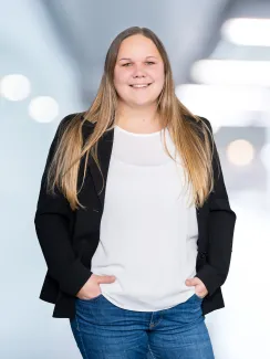 Frau Schremmer, Erste Fachkraft Finanzen